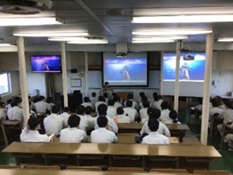 練習船「青雲丸」第一教室