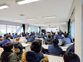 国立波方海上技術短期大学校　合併教室