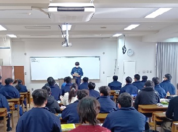 国立宮古海上技術短期大学校　視聴覚教室